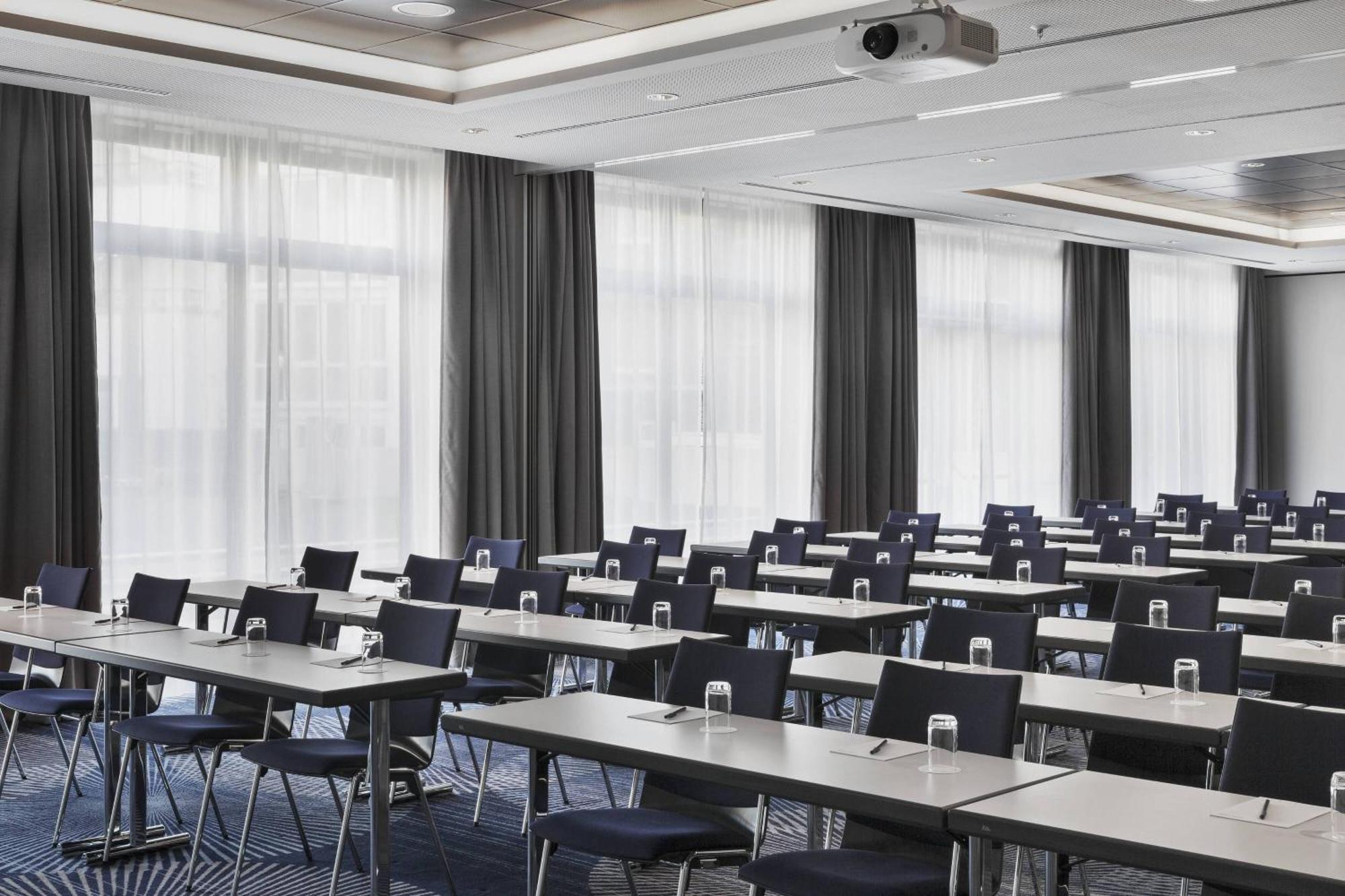 Courtyard By Marriott Hamburg City Экстерьер фото