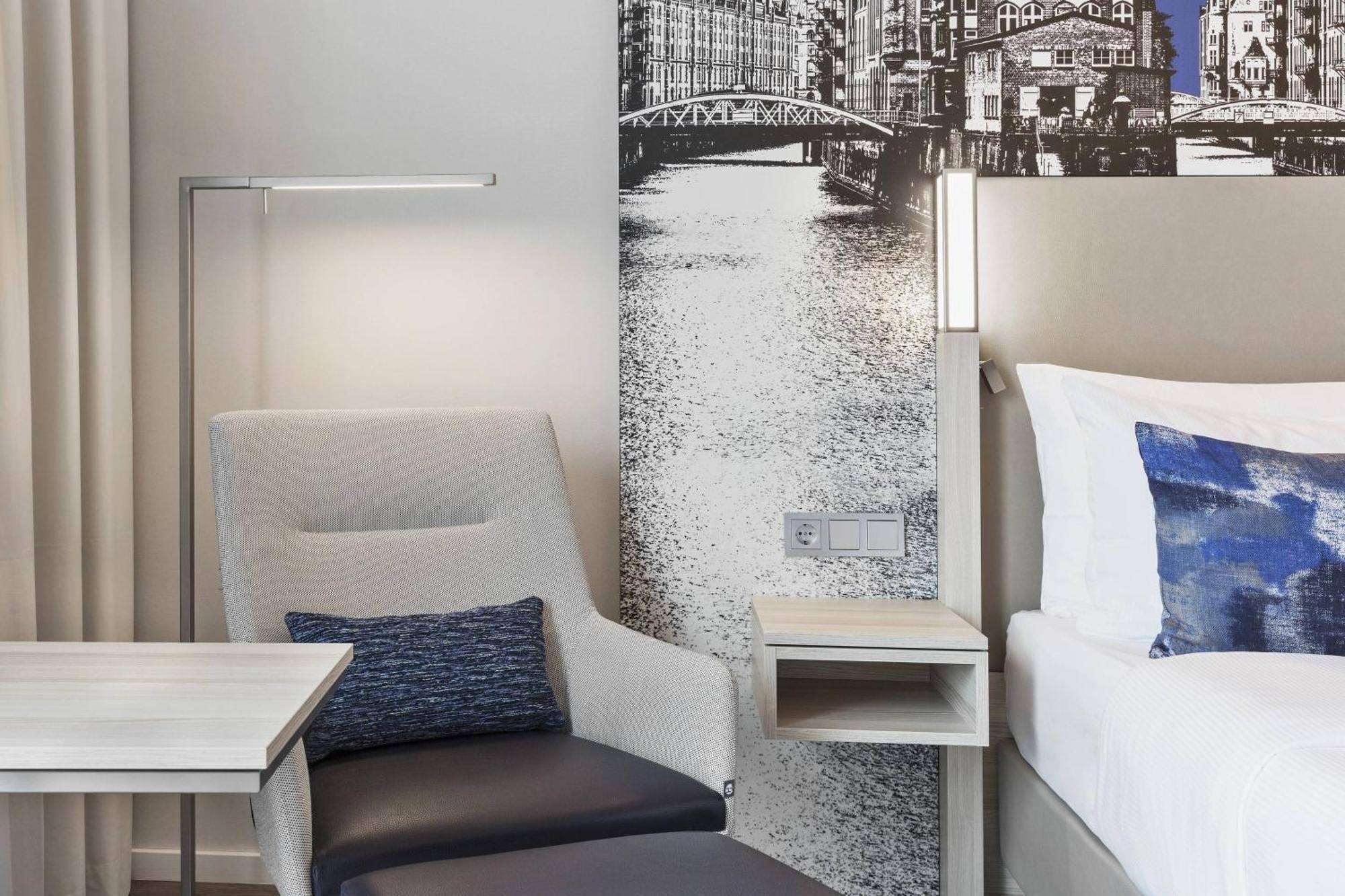 Courtyard By Marriott Hamburg City Экстерьер фото